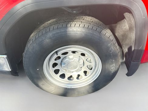 Used 2025 GMC Sierra 1500 Pro w/ Convenience Package image 25