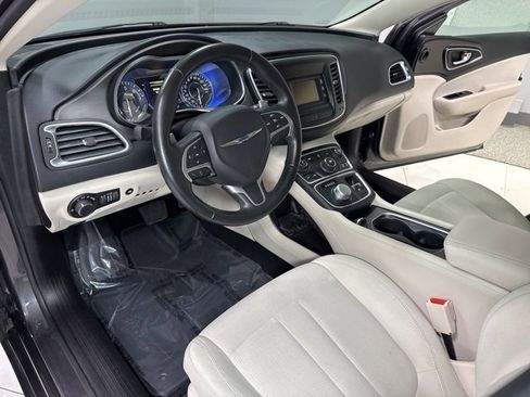 Used 2016 Chrysler 200 Limited w/ Convenience Group image 9