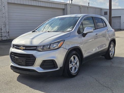 Used 2019 Chevrolet Trax LS w/ Tint and Cruise Package image 3