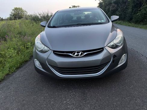 Used 2013 Hyundai Elantra GLS w/ Preferred Pkg FWD image 2