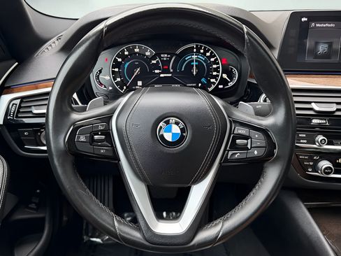 Used 2018 BMW 530e RWD image 33