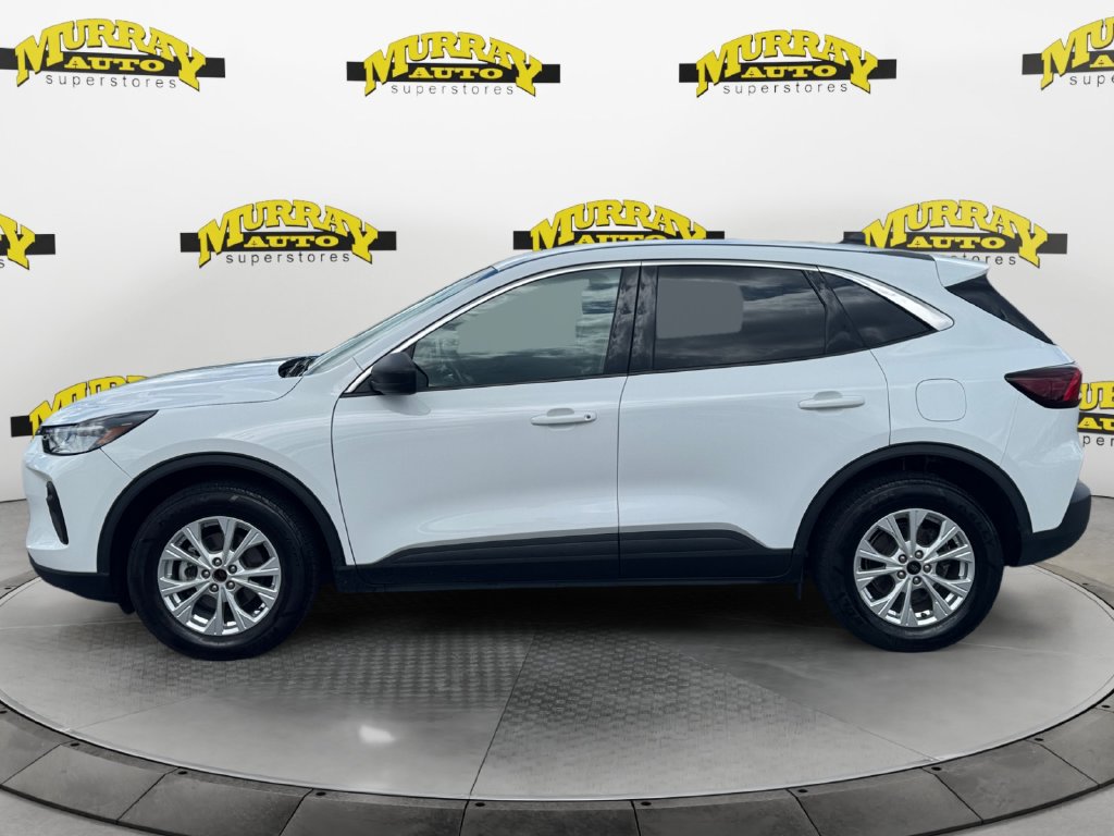 Used 2024 Ford Escape Active AWD/4WD image 2