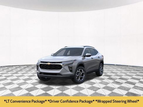 New 2026 Chevrolet Trax LT w/ Driver Confidence Package FWD image 2