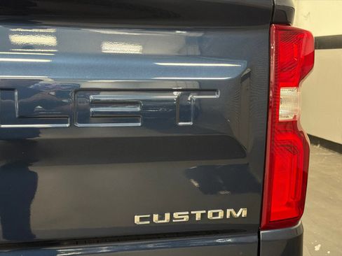 Used 2020 Chevrolet Silverado 1500 Custom w/ Custom Value Package RWD image 15