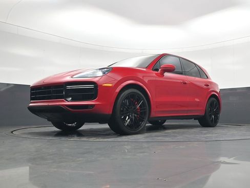 Used 2023 Porsche Cayenne Turbo w/ Premium Package Plus image 23