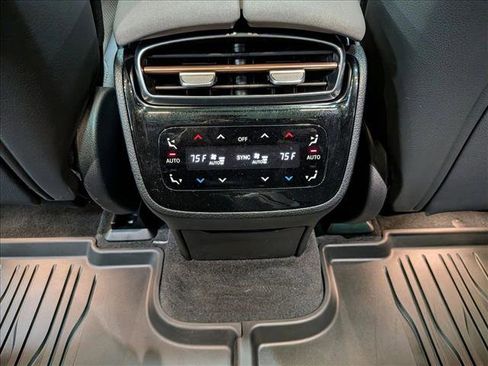 Used 2023 Mercedes-Benz EQS 580 4MATIC SUV image 18