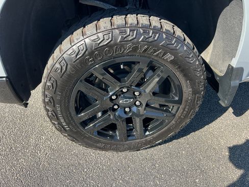 Used 2024 Chevrolet Silverado 1500 LT Trail Boss image 7