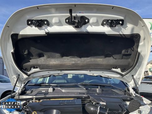 Used 2019 Land Rover Discovery Sport SE image 12