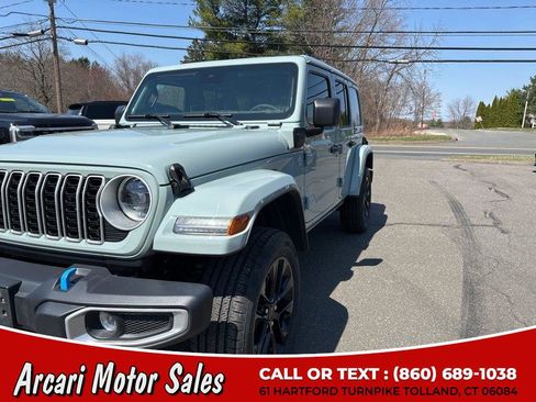 Used 2024 Jeep Wrangler Sahara w/ Safety Group image 9