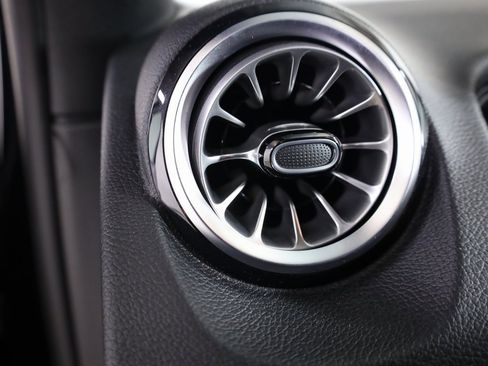 Certified 2025 Mercedes-Benz GLB 250 4MATIC image 12