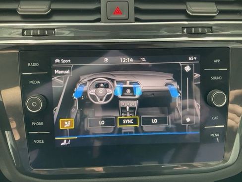 Used 2021 Volkswagen Tiguan SE image 17