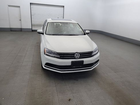 Used 2017 Volkswagen Jetta SE FWD image 14