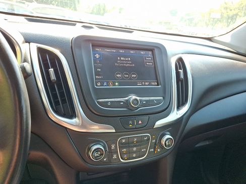 Used 2022 Chevrolet Equinox LT image 23