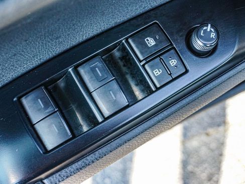 Used 2025 Toyota Camry SE image 43