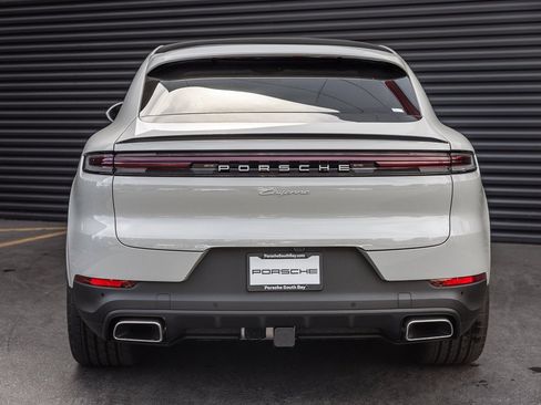 Used 2025 Porsche Cayenne Coupe image 8