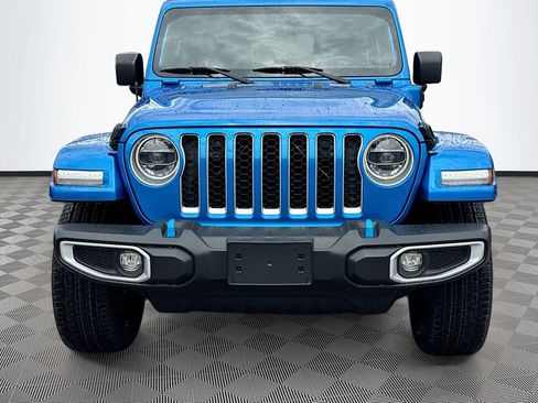 Used 2022 Jeep Wrangler Unlimited Sahara w/ Cold Weather Group AWD/4WD image 2
