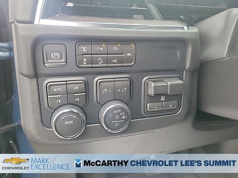 New 2026 Chevrolet Suburban Premier image 24