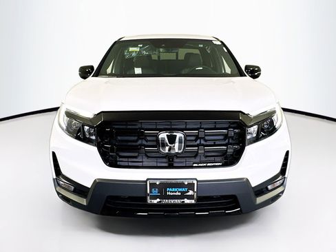 Used 2025 Honda Ridgeline Black Edition image 2