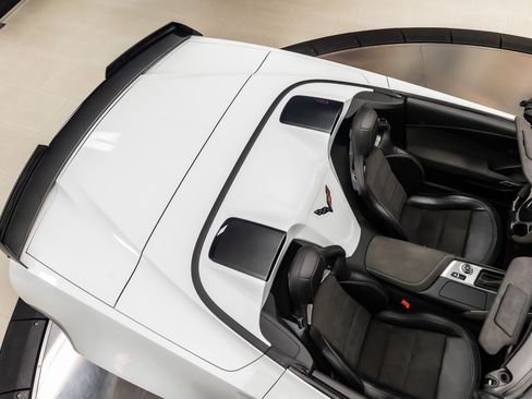 Used 2019 Chevrolet Corvette Z06 RWD image 25