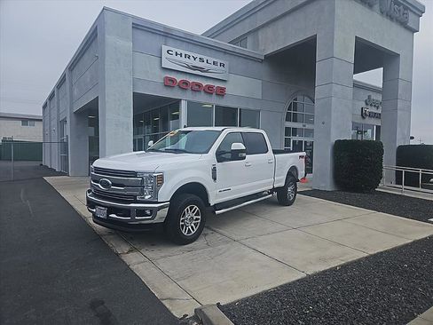 Used 2019 Ford F250 Lariat w/ Lariat Value Package image 4