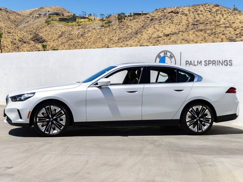 Used 2026 BMW 530i w/ Premium Package RWD image 3