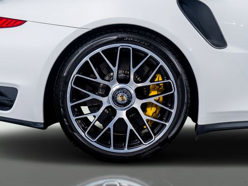 Used 2016 Porsche 911 Turbo S image 21