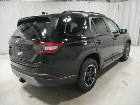 New 2025 Honda Pilot TrailSport image 8