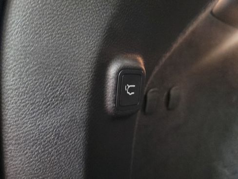 Used 2020 Jeep Cherokee High Altitude image 9