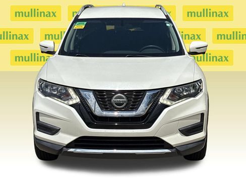 Used 2018 Nissan Rogue SV w/ Premium Package AWD/4WD image 14