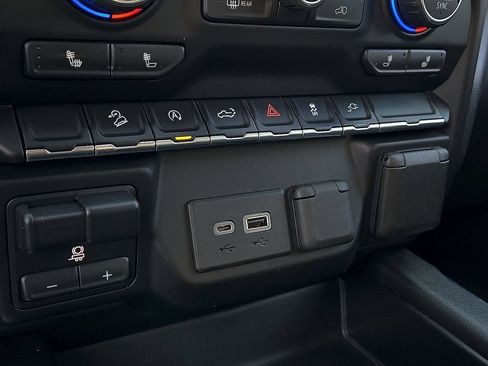 Used 2020 Chevrolet Silverado 1500 LT Trail Boss AWD/4WD image 14