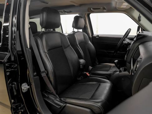 Used 2017 Jeep Patriot Sport w/ Power Value Group FWD image 36
