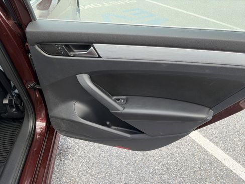 Used 2013 Volkswagen Passat 2.5 SE image 27