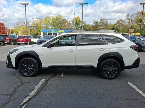 Certified 2025 Subaru Outback Onyx Edition image 4