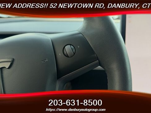Used 2024 Tesla Model Y 2WD image 16