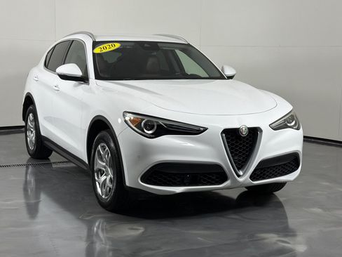 Used 2020 Alfa Romeo Stelvio RWD image 3