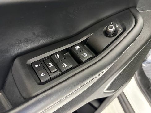 Used 2022 Jeep Grand Cherokee L Laredo RWD image 14
