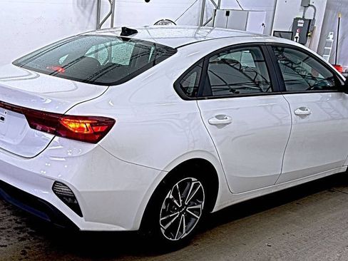 Used 2023 Kia Forte LXS FWD image 2
