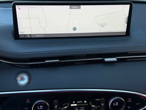 Used 2023 Genesis GV70 2.5T w/ Sport Prestige Package image 13