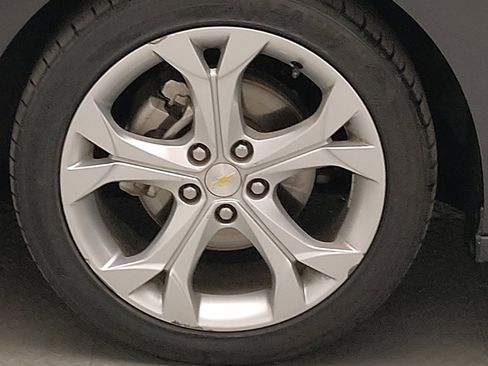 Used 2017 Chevrolet Cruze Premier image 31