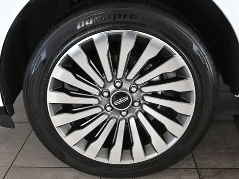 Used 2020 Lincoln Navigator Reserve w/ Luxury Package image 35