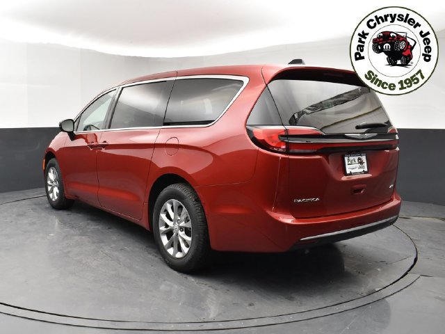 New 2026 Chrysler Pacifica Select AWD/4WD image 4
