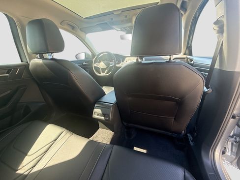 Used 2024 Volkswagen Jetta SEL FWD image 29