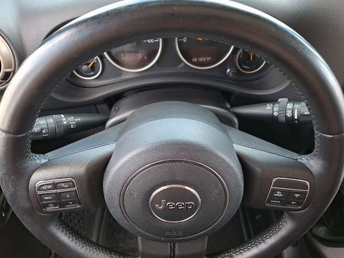 Used 2016 Jeep Wrangler Unlimited Sahara AWD/4WD image 19