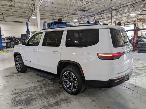 Used 2024 Jeep Wagoneer Series II AWD/4WD image 5