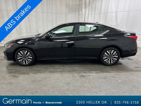 Used 2023 Nissan Altima 2.5 SV image 6