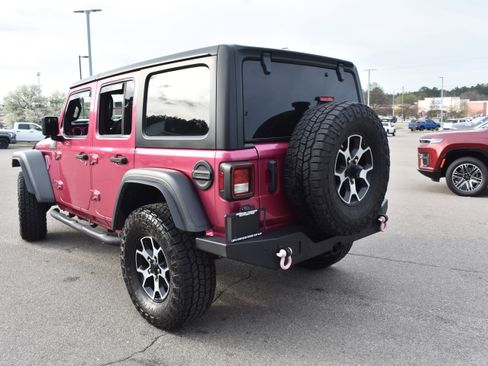 Used 2022 Jeep Wrangler Unlimited Rubicon w/ Cold Weather Group image 7
