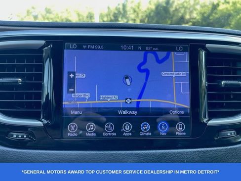 Used 2017 Chrysler Pacifica Touring-L w/ Tire & Wheel Group FWD image 15