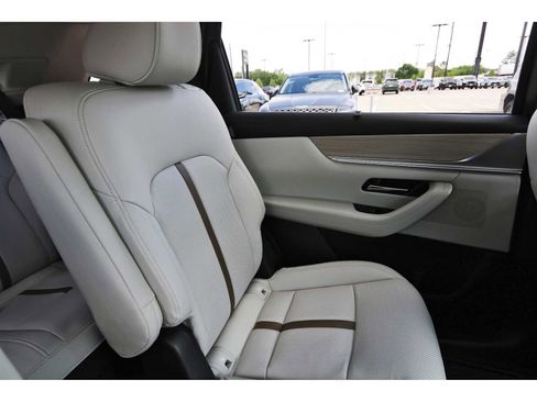 Used 2025 MAZDA CX-90 3.3 Turbo w/ Premium Plus Pkg image 10