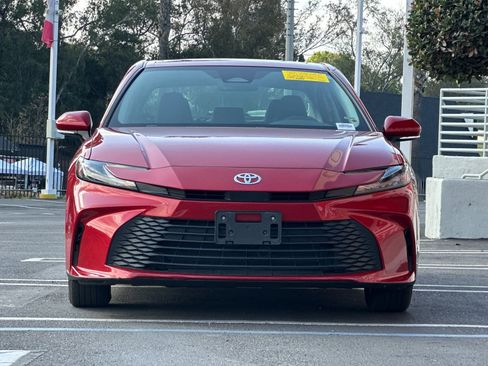 Used 2025 Toyota Camry LE w/ Convenience Package image 7