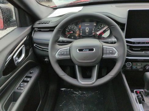 New 2026 Jeep Compass Latitude image 15